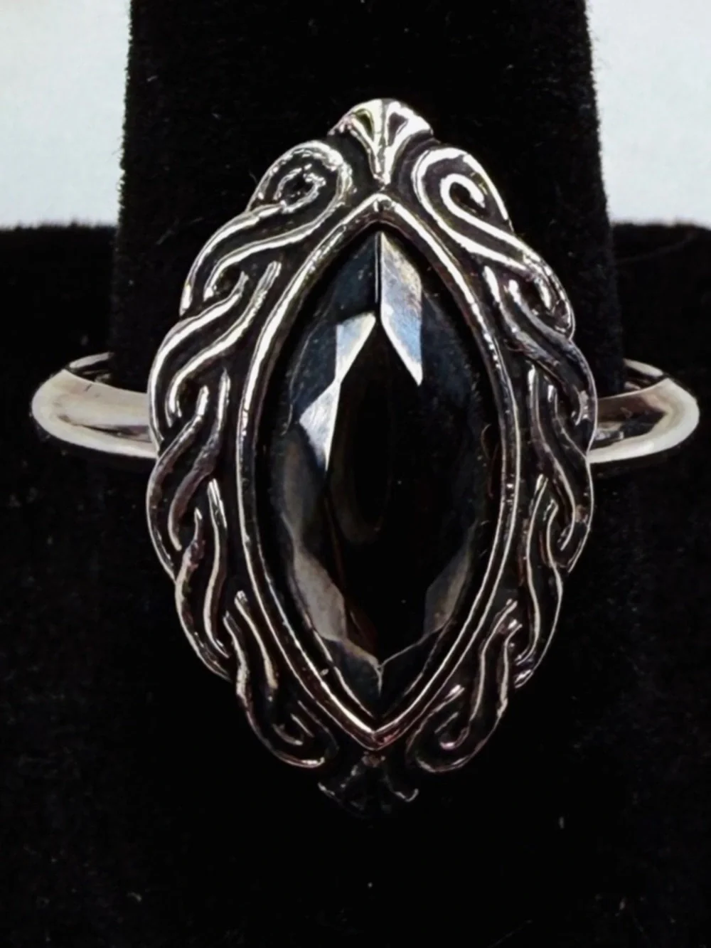 Vintage Avon Silvertone Black Marquise Accent Filigree Ring size 7 1/2